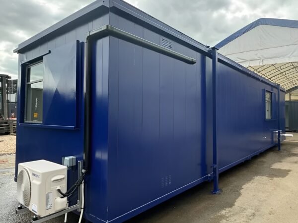 Maßgefertigtes 32 Fuß × 10 Fuß großes Kabinenbüro + Kantine + 1+1 WC-Waschräume, vandalensicher - Image 10