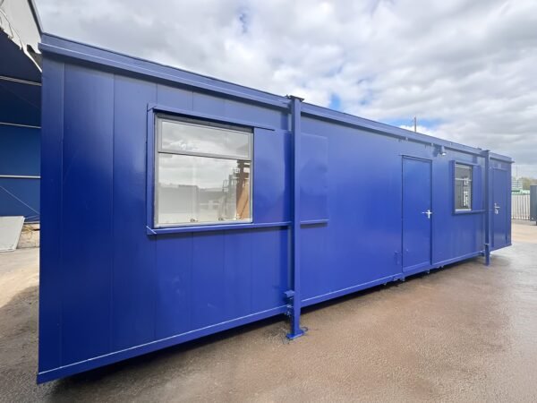 Maßgefertigtes 32 Fuß × 10 Fuß großes Kabinenbüro + Kantine + 1+1 WC-Waschräume, vandalensicher - Image 11