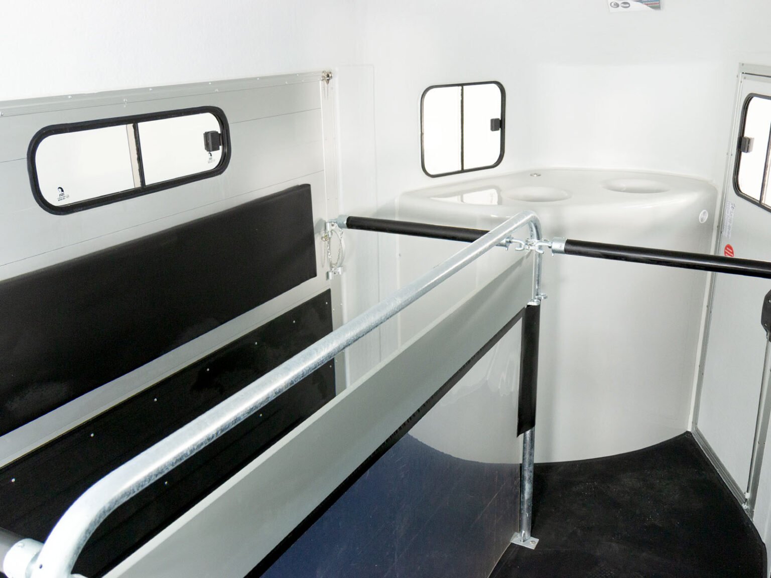 Cheval Liberte Pferdeanhänger GOLD 3 | Premium | Pullman 2 | Sattelkammer | blau-Neu - Image 8