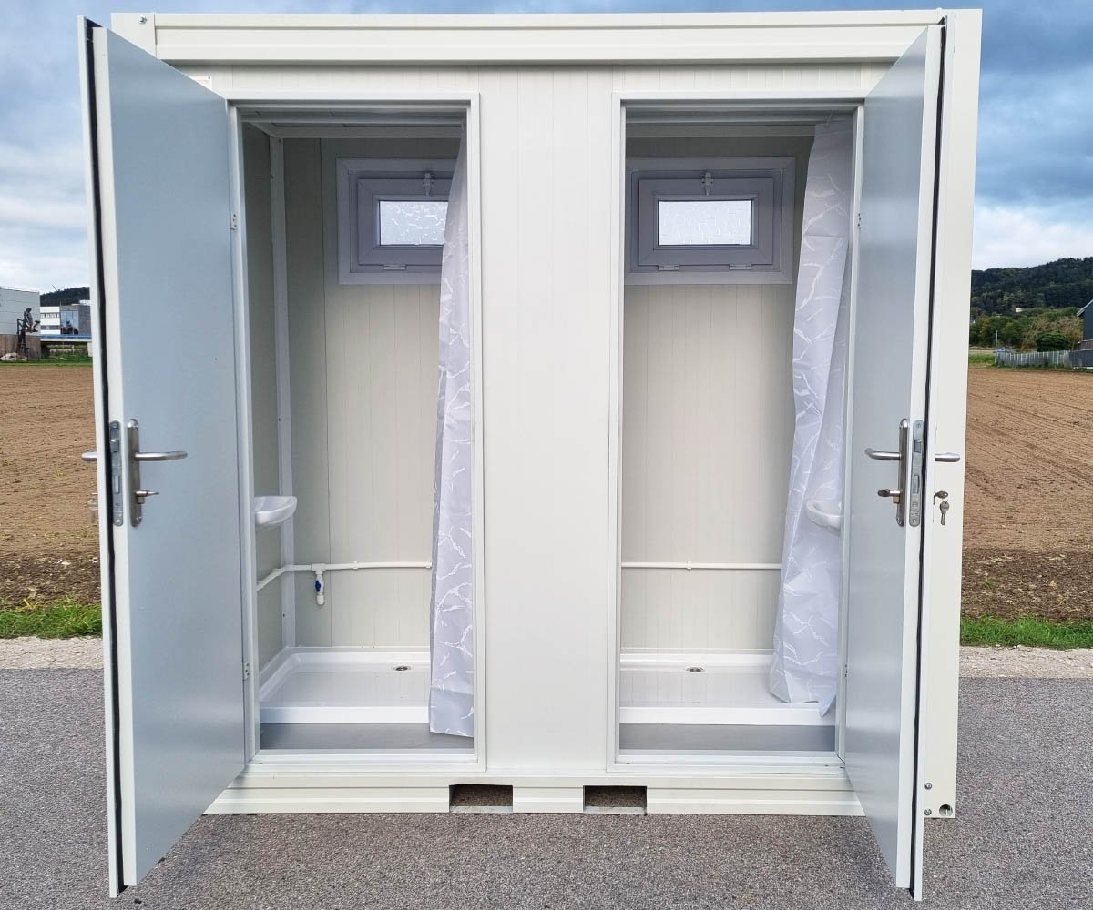Duschcontainer – Sanitärcontainer als Doppelkabine mit zwei Duschen – RAL9002 weiß