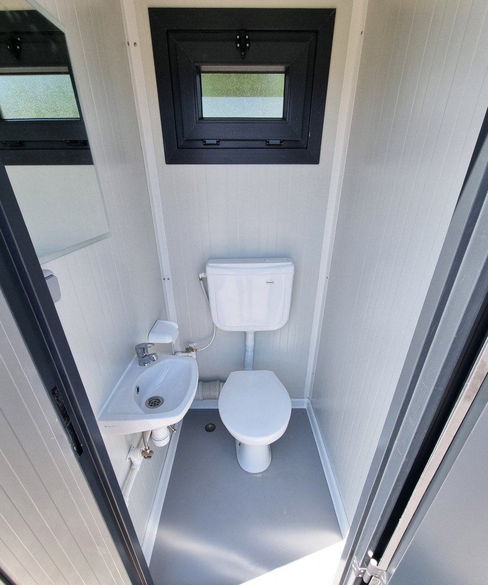 WC Sanitärcontainer mit Doppelkabine – für Mann und Frau – Anthrazit (RAL 7016) - Image 4