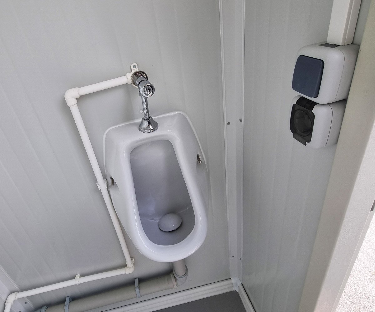 Sanitärcontainer RAL 9002 – Klo, Pissoir, Waschbecken mit Warmwasser - Image 4
